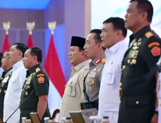 Rapim TNI–Polri, Seskab Teddy: Prabowo Minta Aparat Responsif Saat Masyarakat Memerlukan Pertolongan